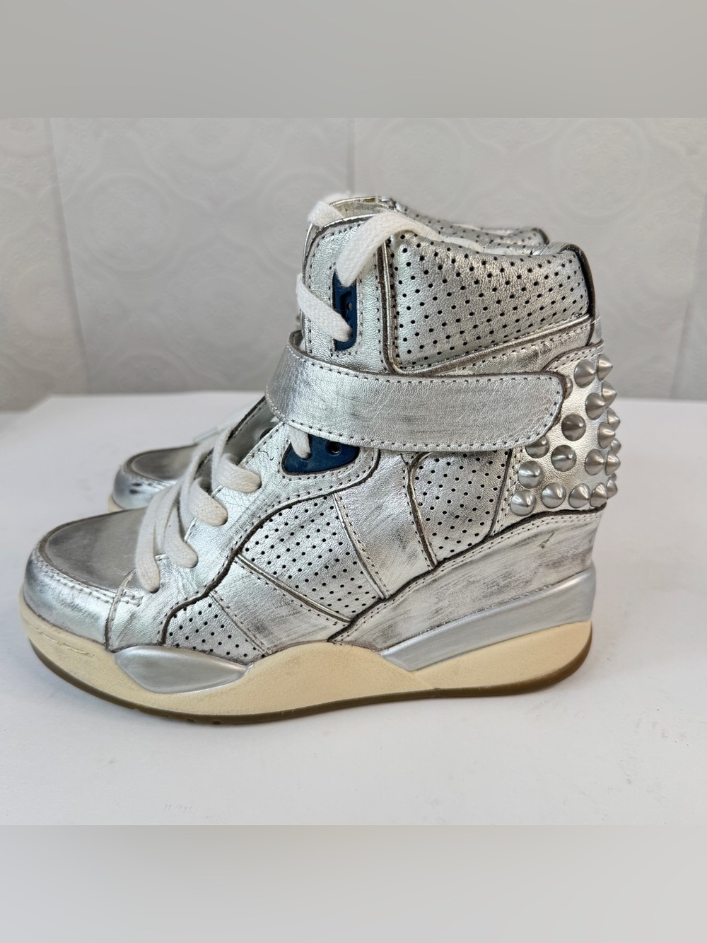 ASH Freak Wedge Studded Leather Sneakers Metallic Silver Shoes Women’s sz 35